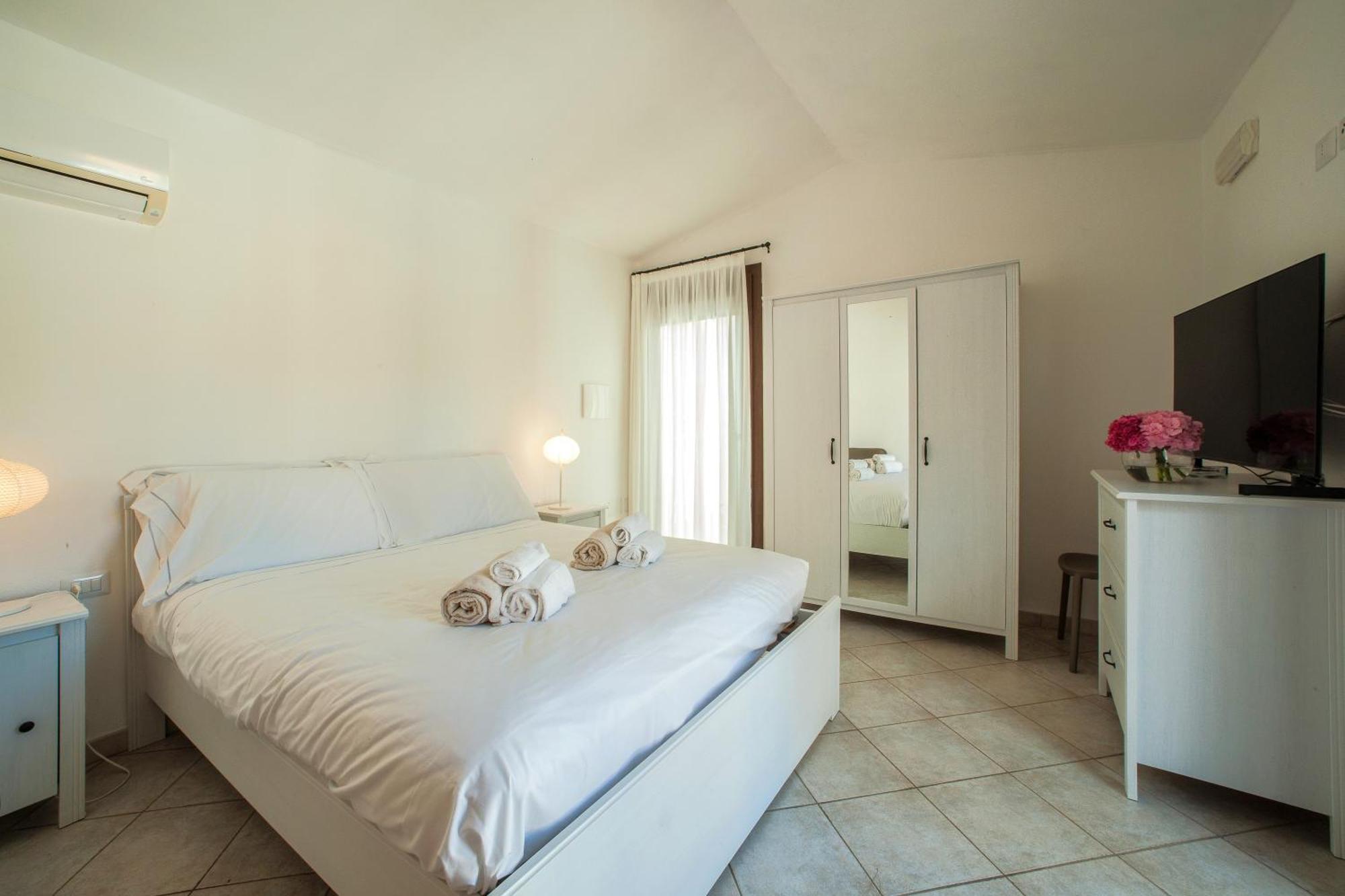 Hotel New Barcavela Santa Margherita di Pula Exterior photo