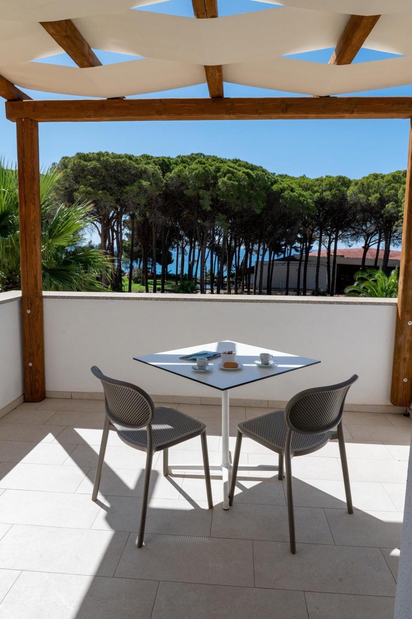 Hotel New Barcavela Santa Margherita di Pula Exterior photo
